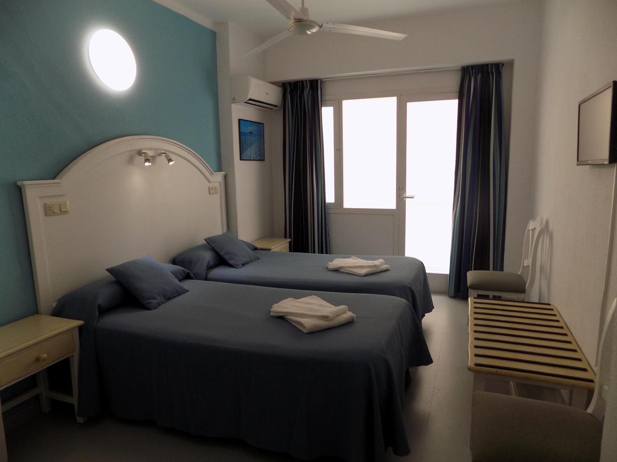 Hostal Villa Maruja El Arenal  Room photo
